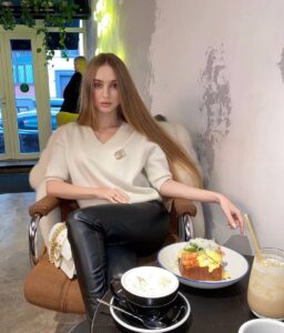 Элитная эскортница Сара в Москве