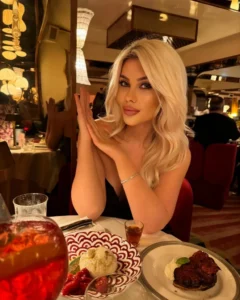 Элитная эскортница Лея в Москве